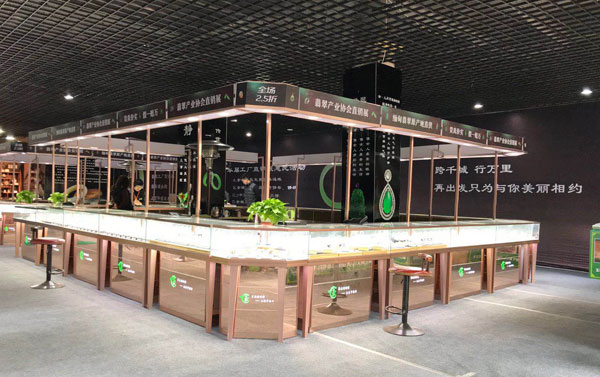 首飾展示柜設(shè)計(jì)需要注意的兩個(gè)方面 首飾展示柜設(shè)計(jì)需要注意的兩個(gè)方面