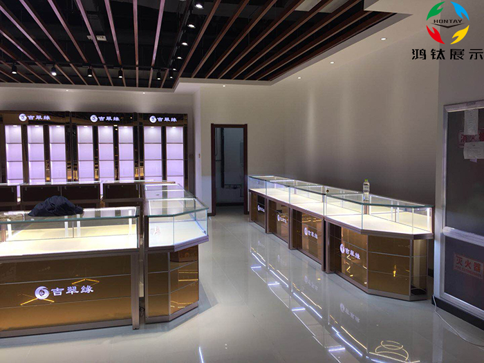 鴻鈦玻璃珠寶展示柜,玻璃展示柜臺(tái),玻璃展柜廠家,鴻鈦定制珠寶展柜, 鴻鈦玻璃珠寶展示柜,玻璃展示柜臺(tái),玻璃展柜廠家,鴻鈦定制珠寶展柜,