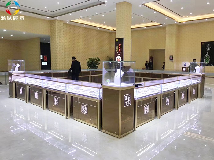 珠寶展示柜設(shè)計(jì),珠寶展柜定制廠家,鴻鈦珠寶展柜廠家,玻璃珠寶展示柜 珠寶展示柜設(shè)計(jì),珠寶展柜定制廠家,鴻鈦珠寶展柜廠家,玻璃珠寶展示柜